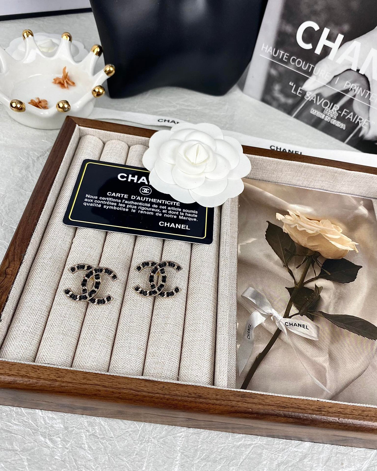 Leather double c stud earrings
