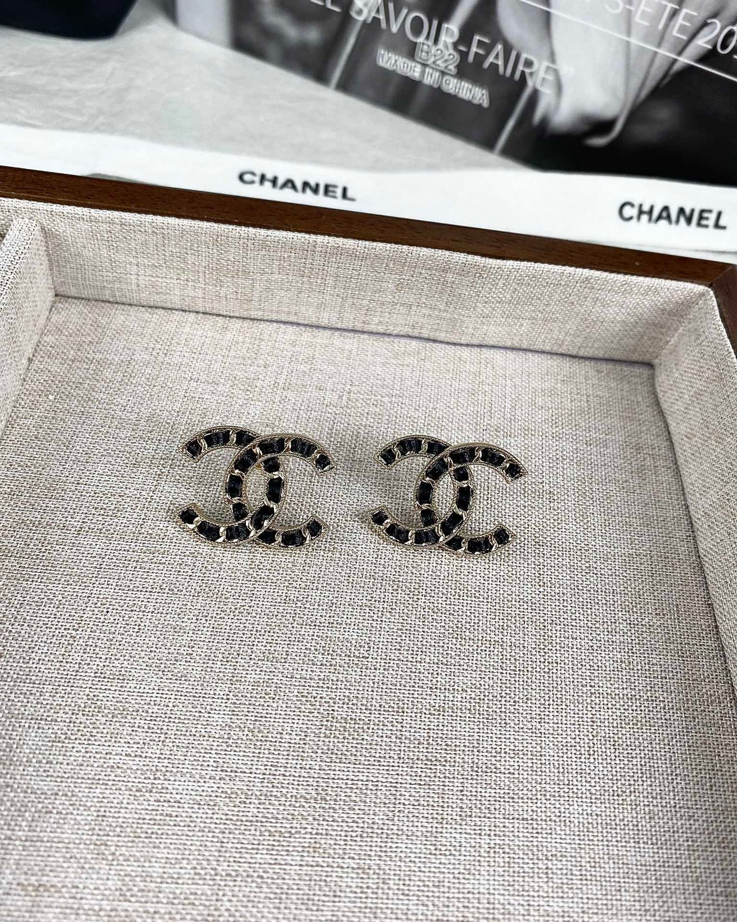 Leather double c stud earrings