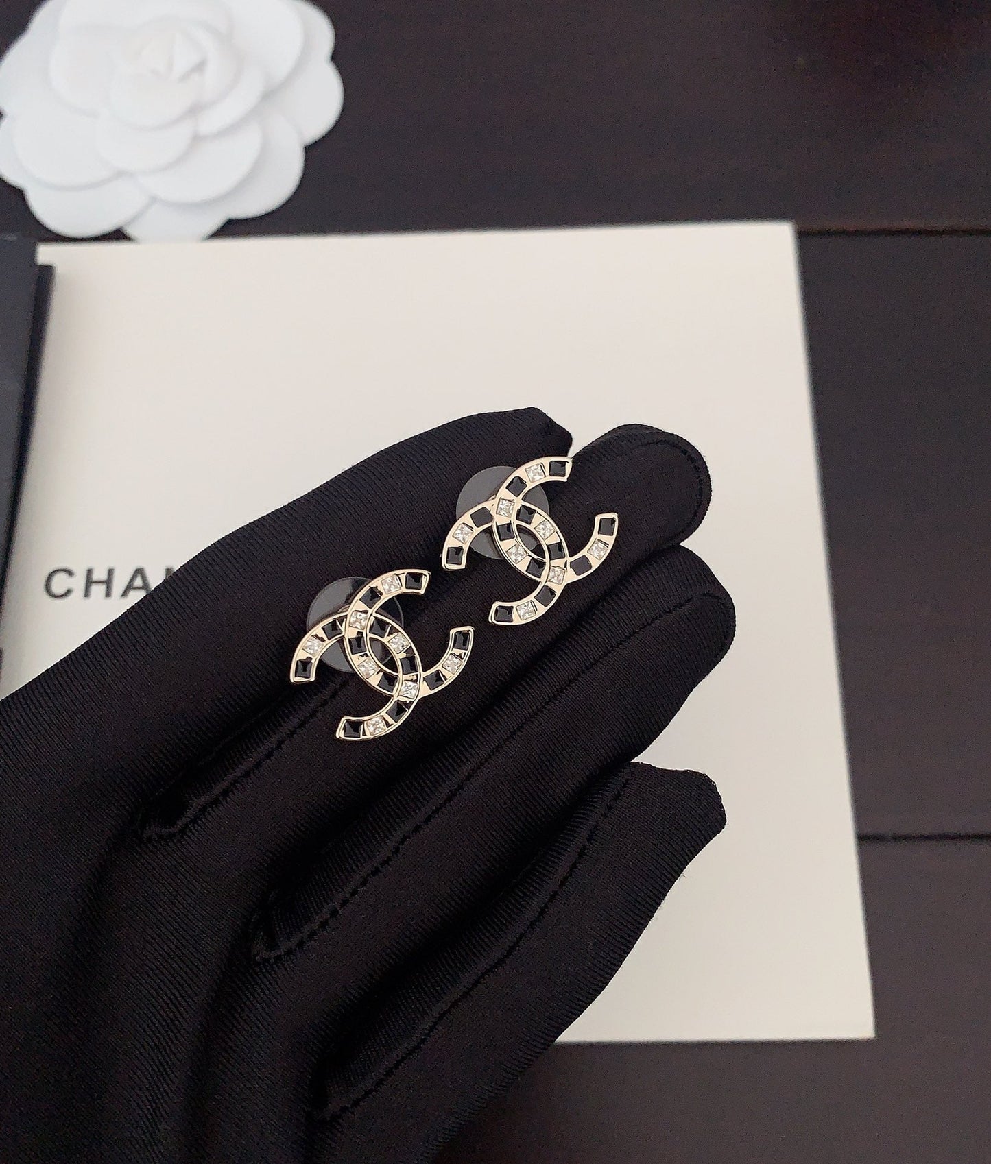 Leather double c stud earrings