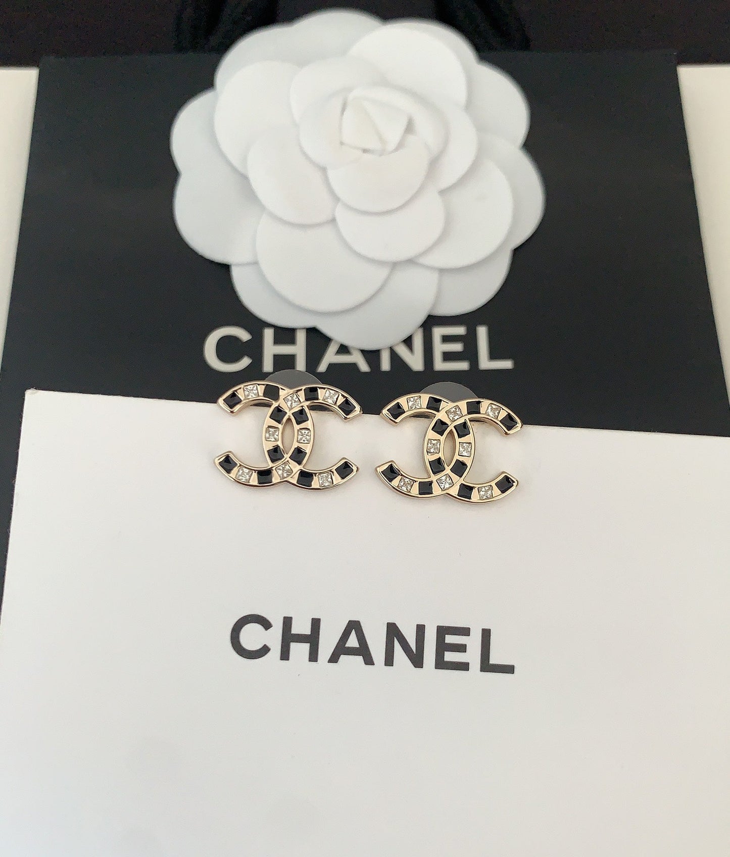 Leather double c stud earrings