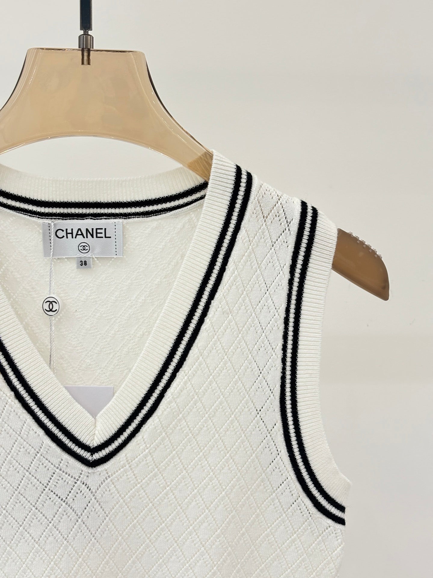 C 25 White Knit Vest