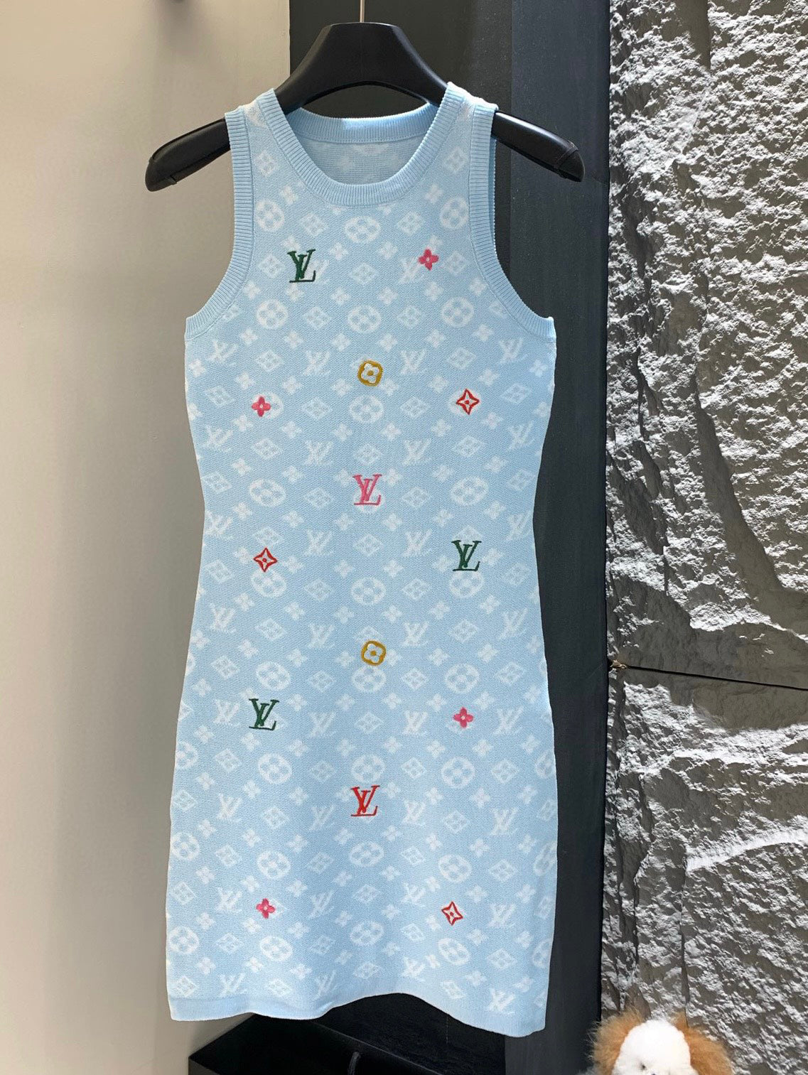 L Embroidered dress