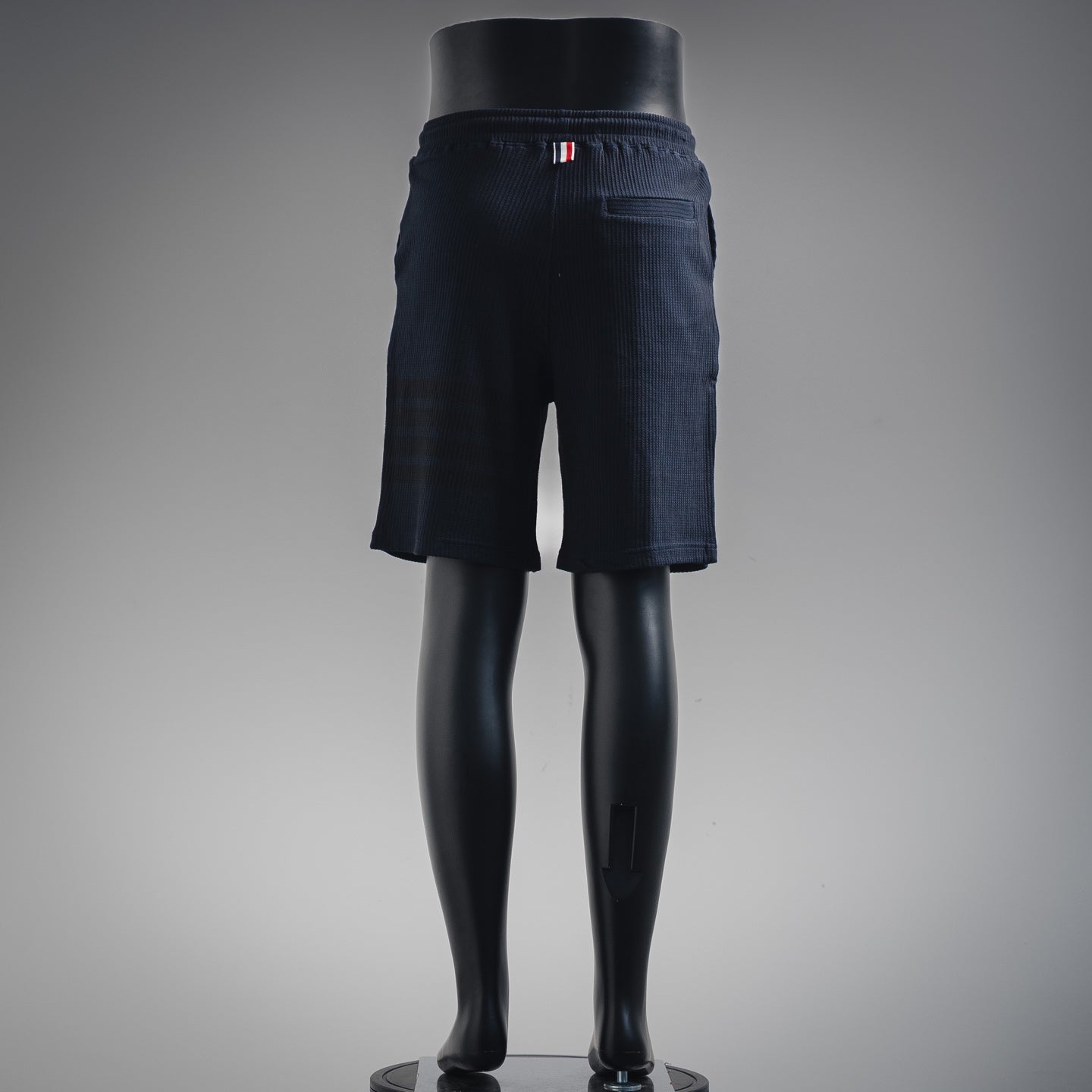 Thom short