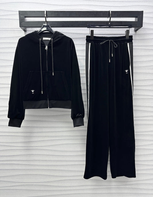 Bee embroidered logo velvet suit