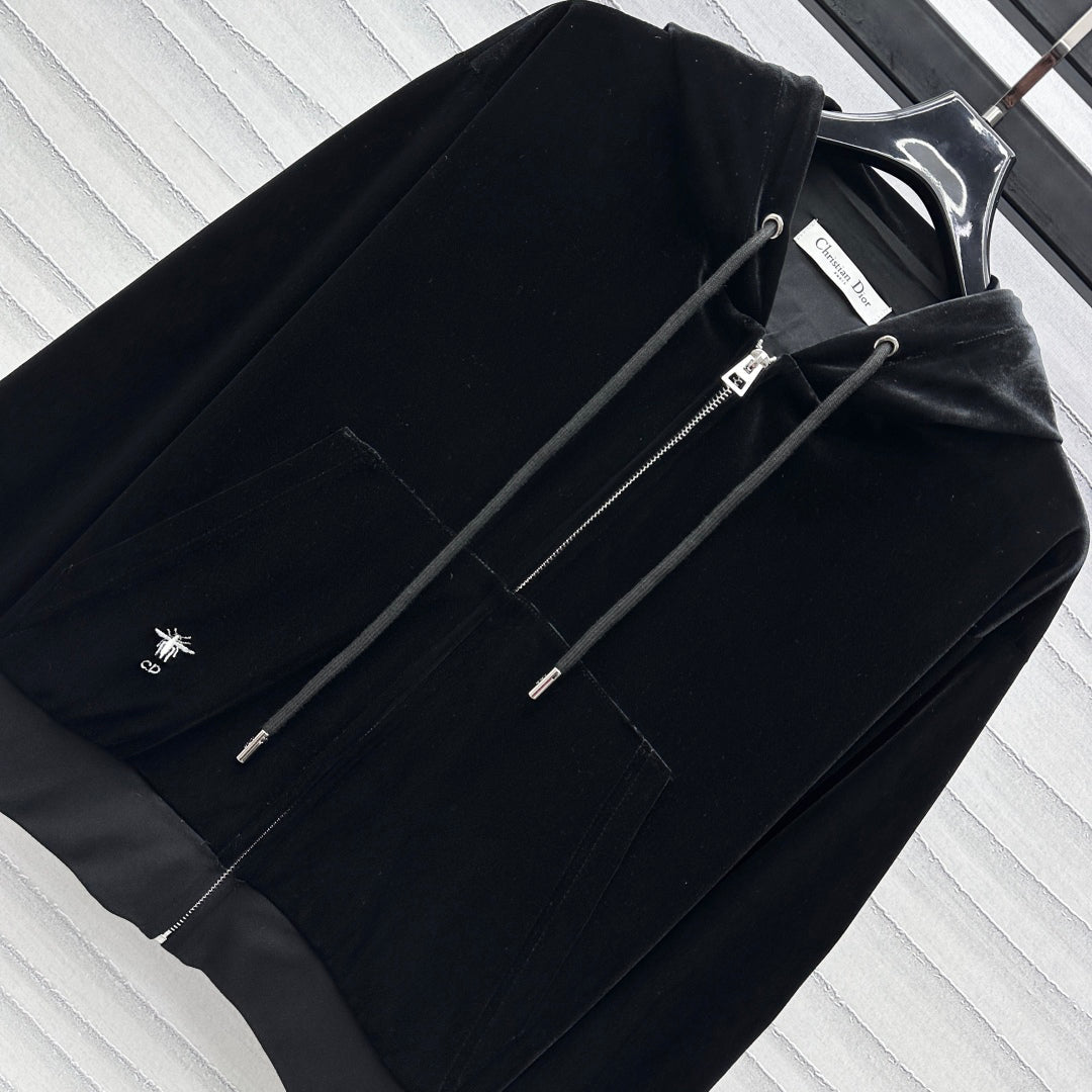 Bee embroidered logo velvet suit