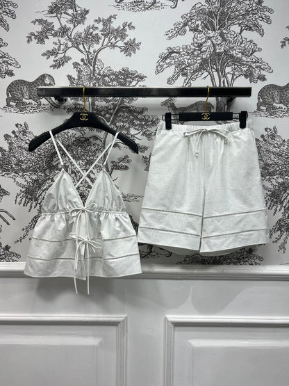 Printed high-waisted shorts + sexy hollow bow camisole
