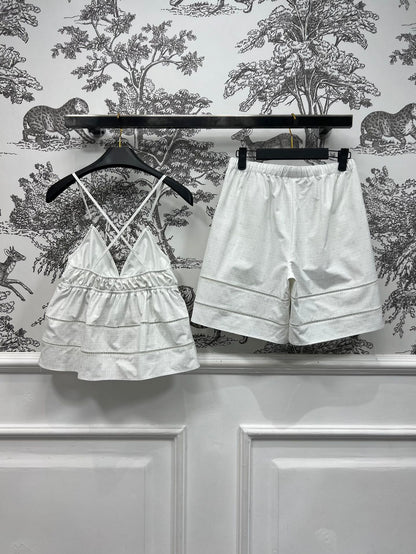 Printed high-waisted shorts + sexy hollow bow camisole