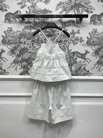Printed high-waisted shorts + sexy hollow bow camisole