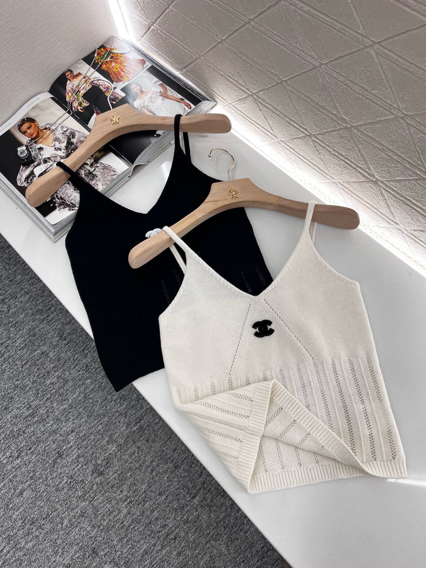 25ss Knitted vest with camisole