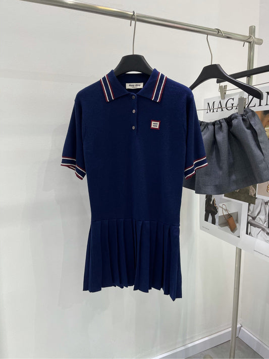 New autumn and winter logo dress