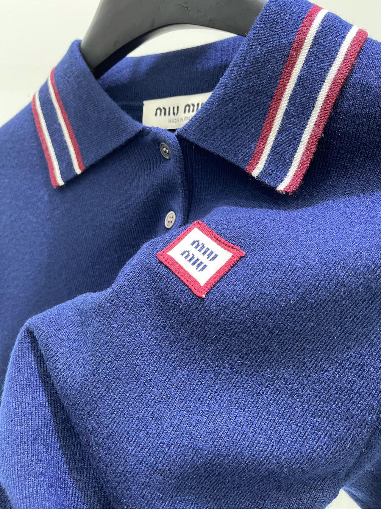 New autumn and winter logo dress