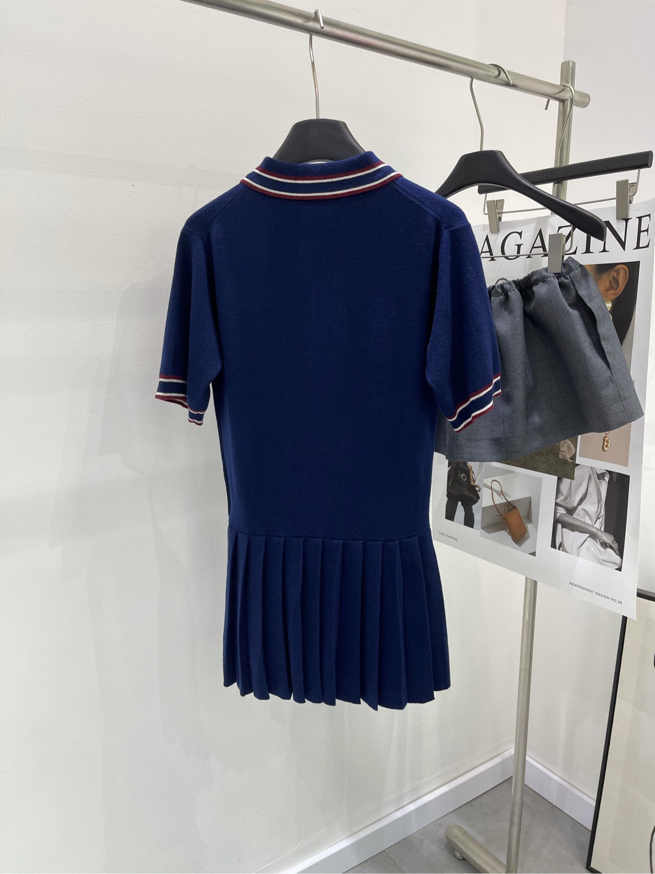 New autumn and winter logo dress
