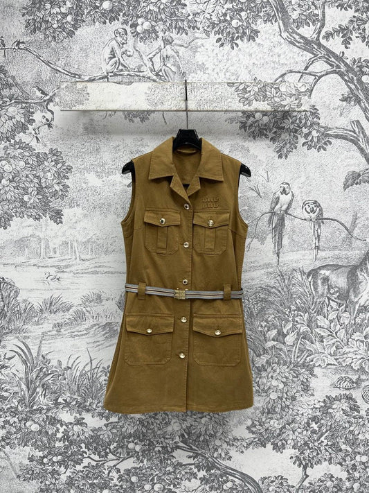 MI Lapel sleeveless dress